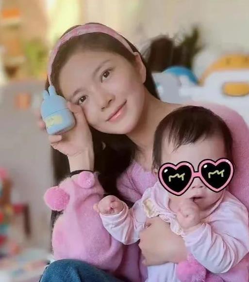 娱乐圈吃瓜动态视频,揭秘最新吃瓜动态视频背后的故事