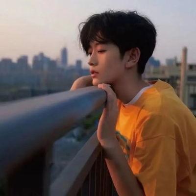 娱乐吃瓜的头像男真人