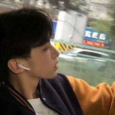 娱乐吃瓜的头像男真人